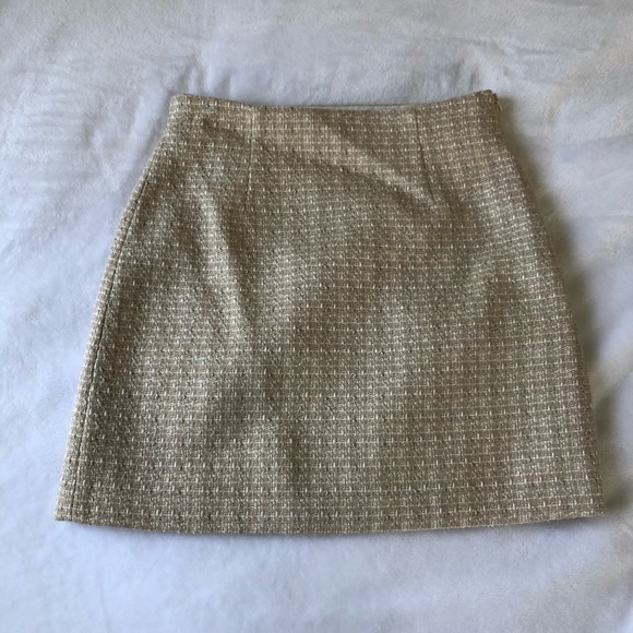 Aritzia Babaton tweed skirt!